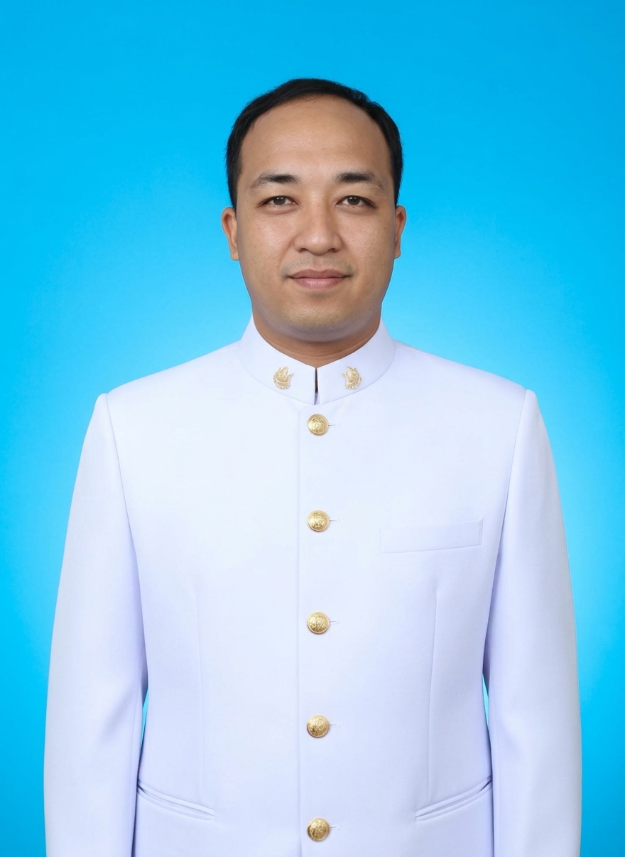 นาย กัมพล พุทธเจริญ